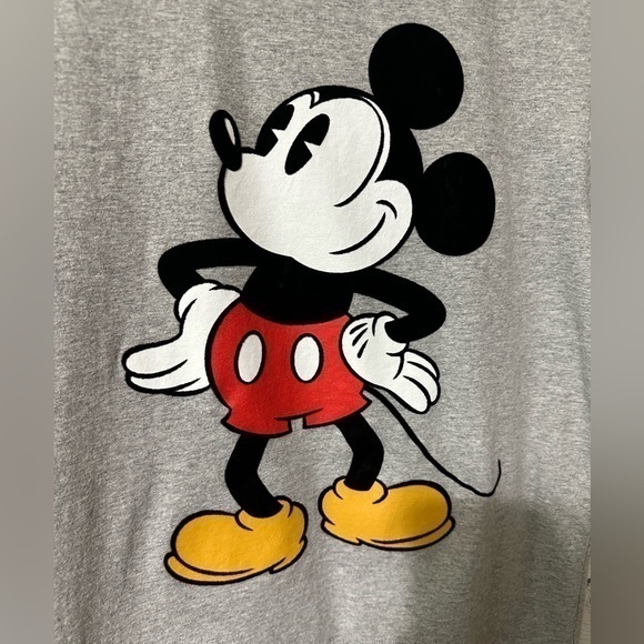 𝅺Disney Classic Mickey Mouse Gray T Shirt Adult Small‎ Black Velvet Flocked - Picture 2 of 7